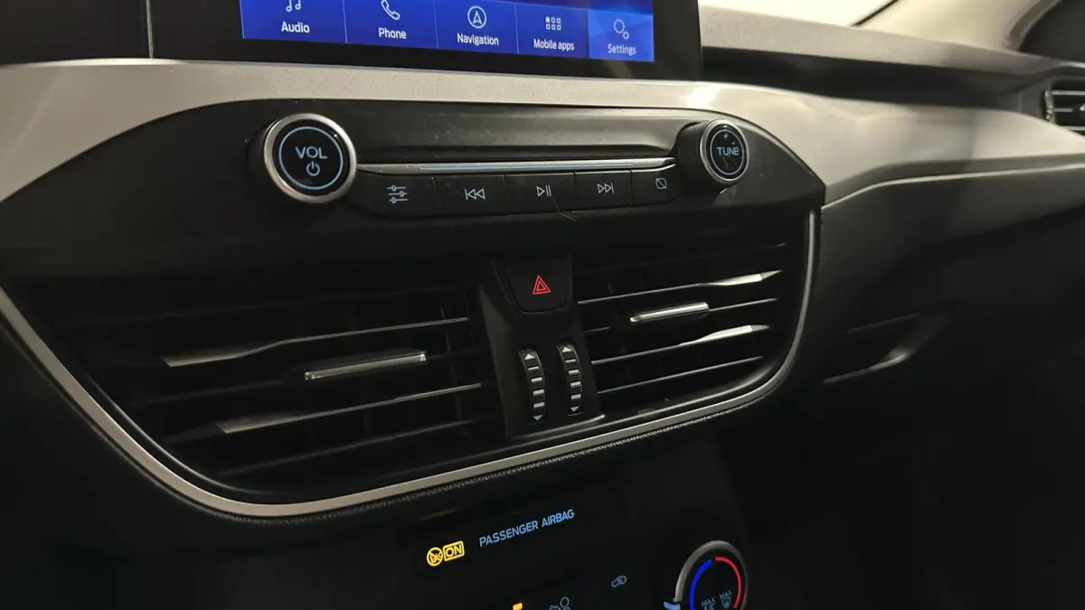 1.0 EcoBoost Hybrid Trend Edition Business CAMERA NAVI CARPLAY LM.