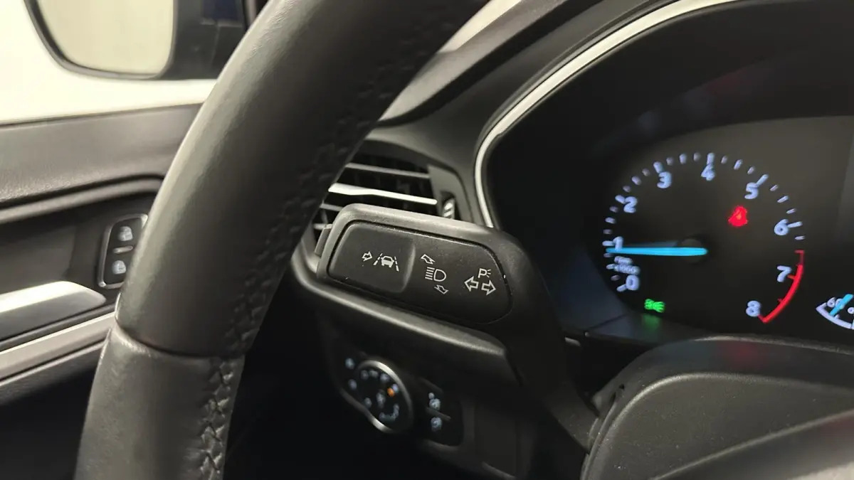 1.0 EcoBoost Hybrid Trend Edition Business CAMERA NAVI CARPLAY LM.