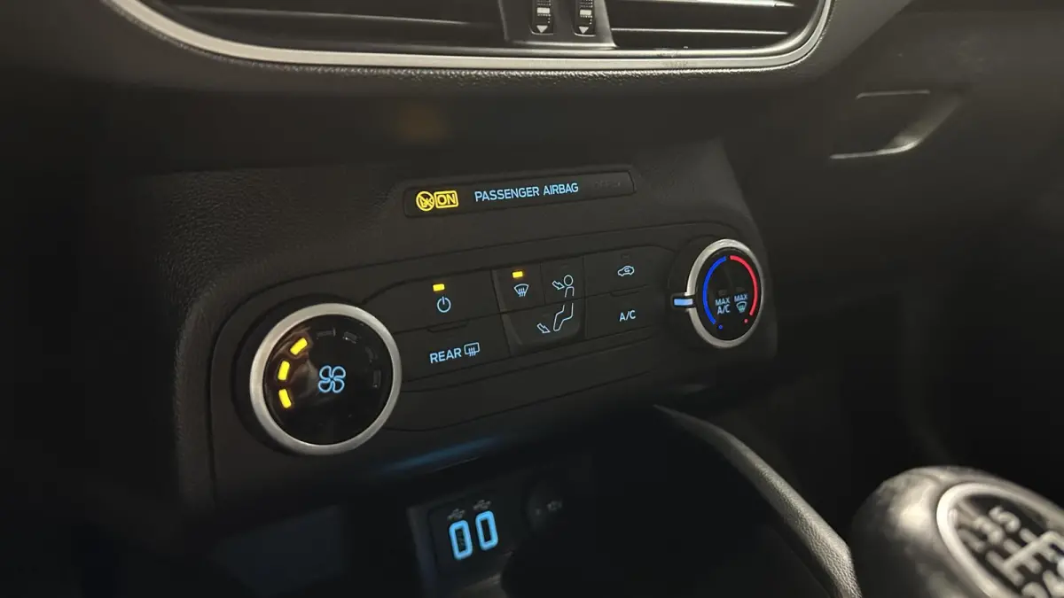 1.0 EcoBoost Hybrid Trend Edition Business CAMERA NAVI CARPLAY LM.