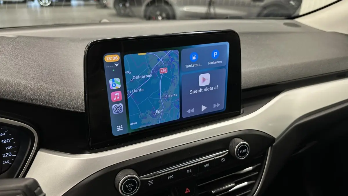 1.0 EcoBoost Hybrid Trend Edition Business CAMERA NAVI CARPLAY LM.