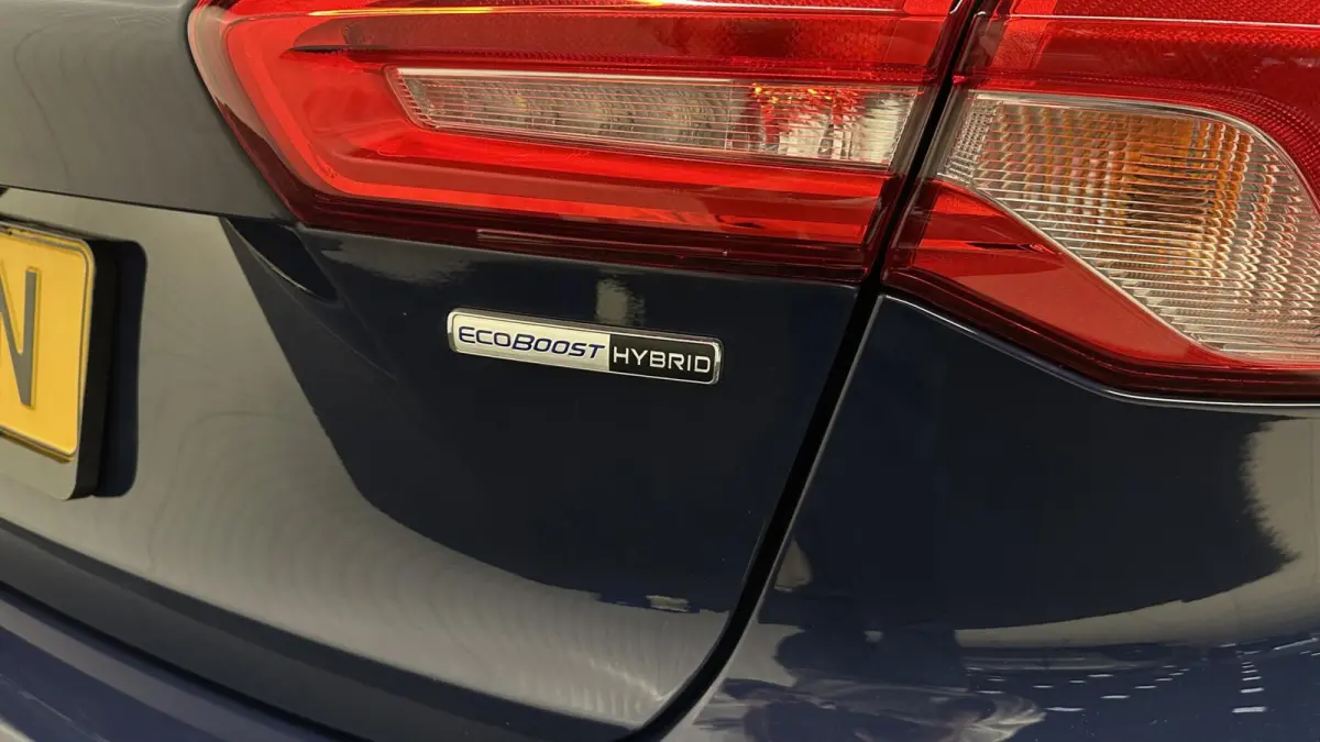 1.0 EcoBoost Hybrid Trend Edition Business CAMERA NAVI CARPLAY LM.