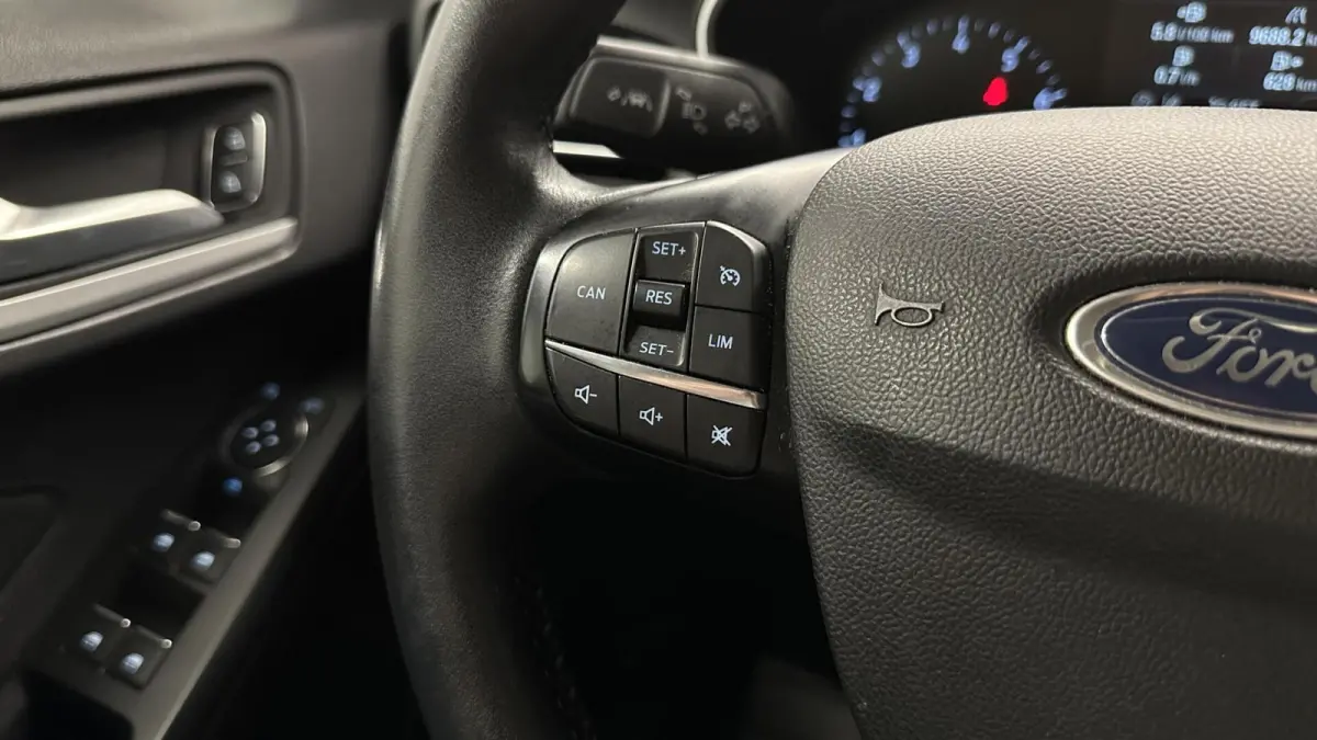 1.0 EcoBoost Hybrid Trend Edition Business CAMERA NAVI CARPLAY LM.