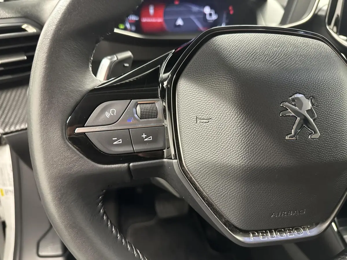1.2 PureTech Allure Pack AUTOMAAT CAMERA ECC CRUISE LM NAVI CARPLAY.