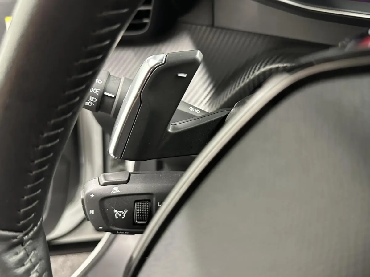 1.2 PureTech Allure Pack AUTOMAAT CAMERA ECC CRUISE LM NAVI CARPLAY.
