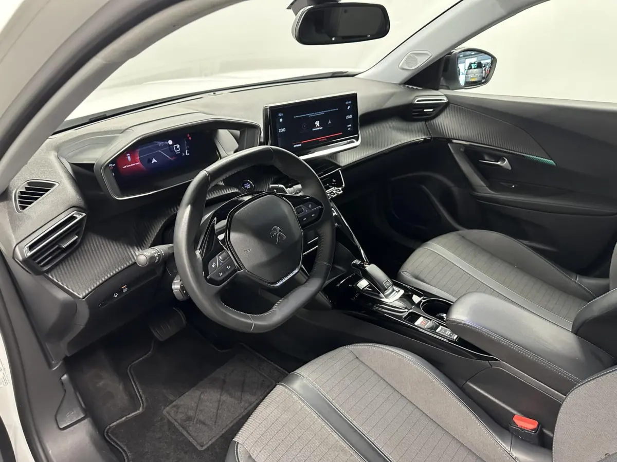 1.2 PureTech Allure Pack AUTOMAAT CAMERA ECC CRUISE LM NAVI CARPLAY.
