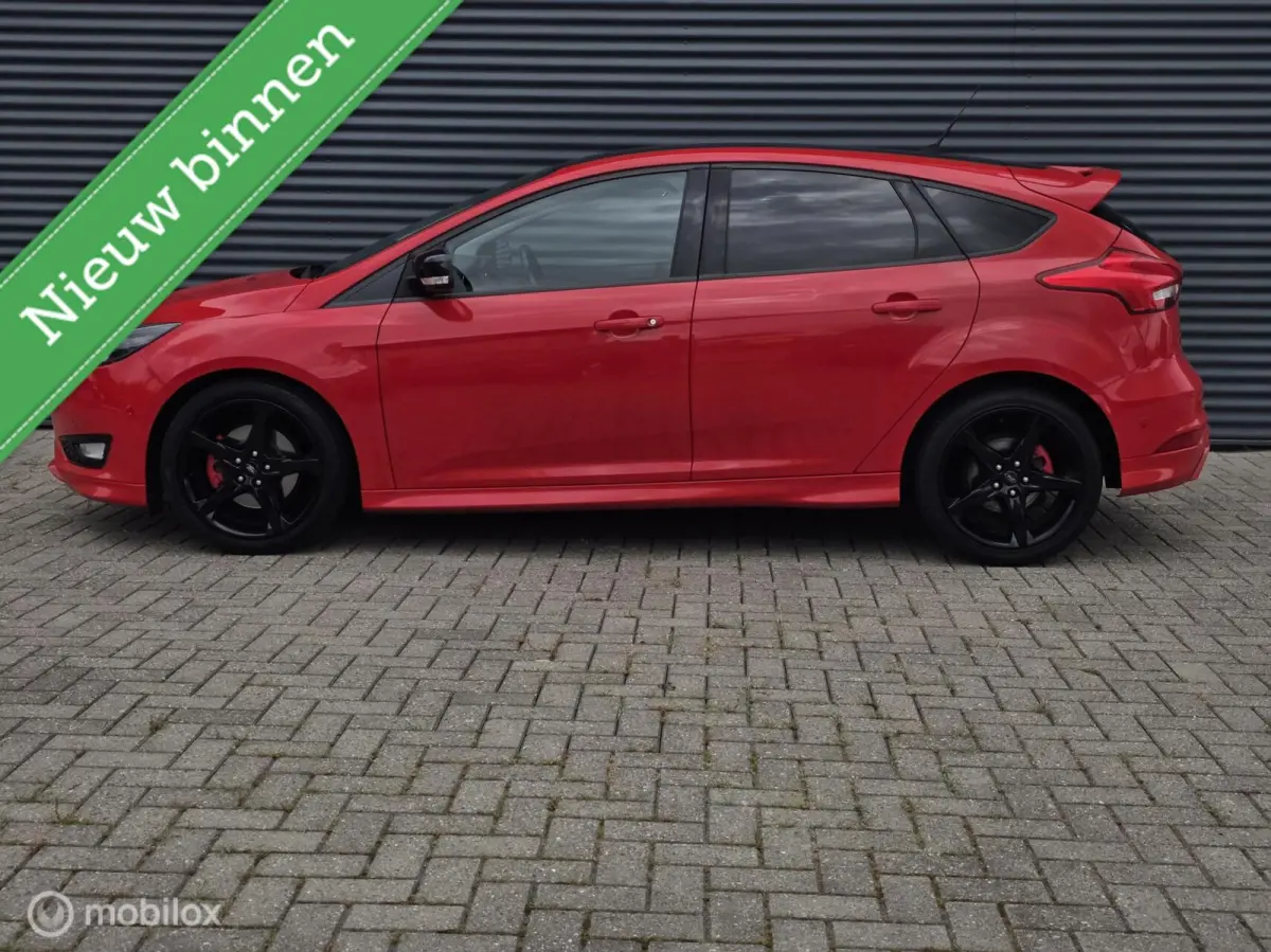 1.5 Red Edition ST LINE / PDC / NAP