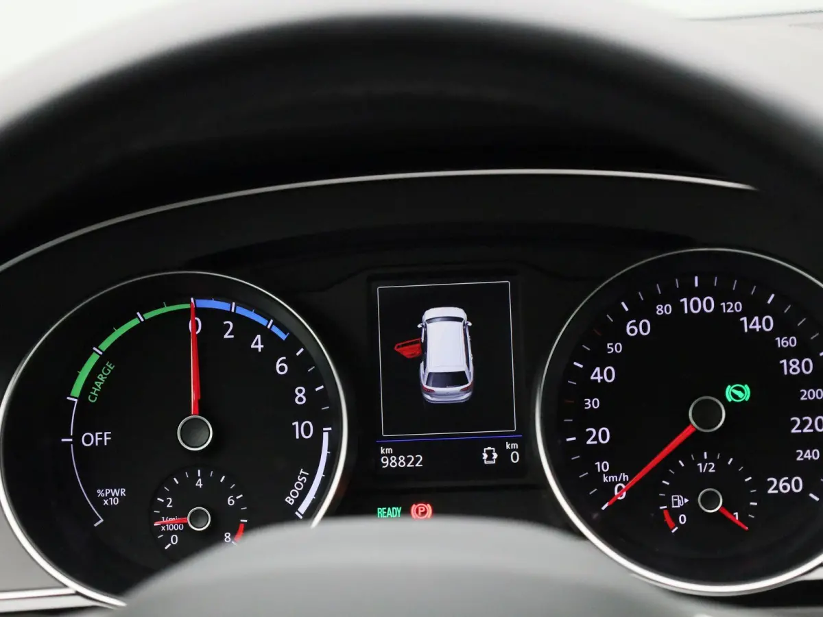 1.4 TSI DSG GTE Business | PANORAMADAK | TREKHAAK | STOELVERWARMING | LEDER | CLIMATE CONTROL | CAMERA | ADAPTIEF CRUISECONTROL |