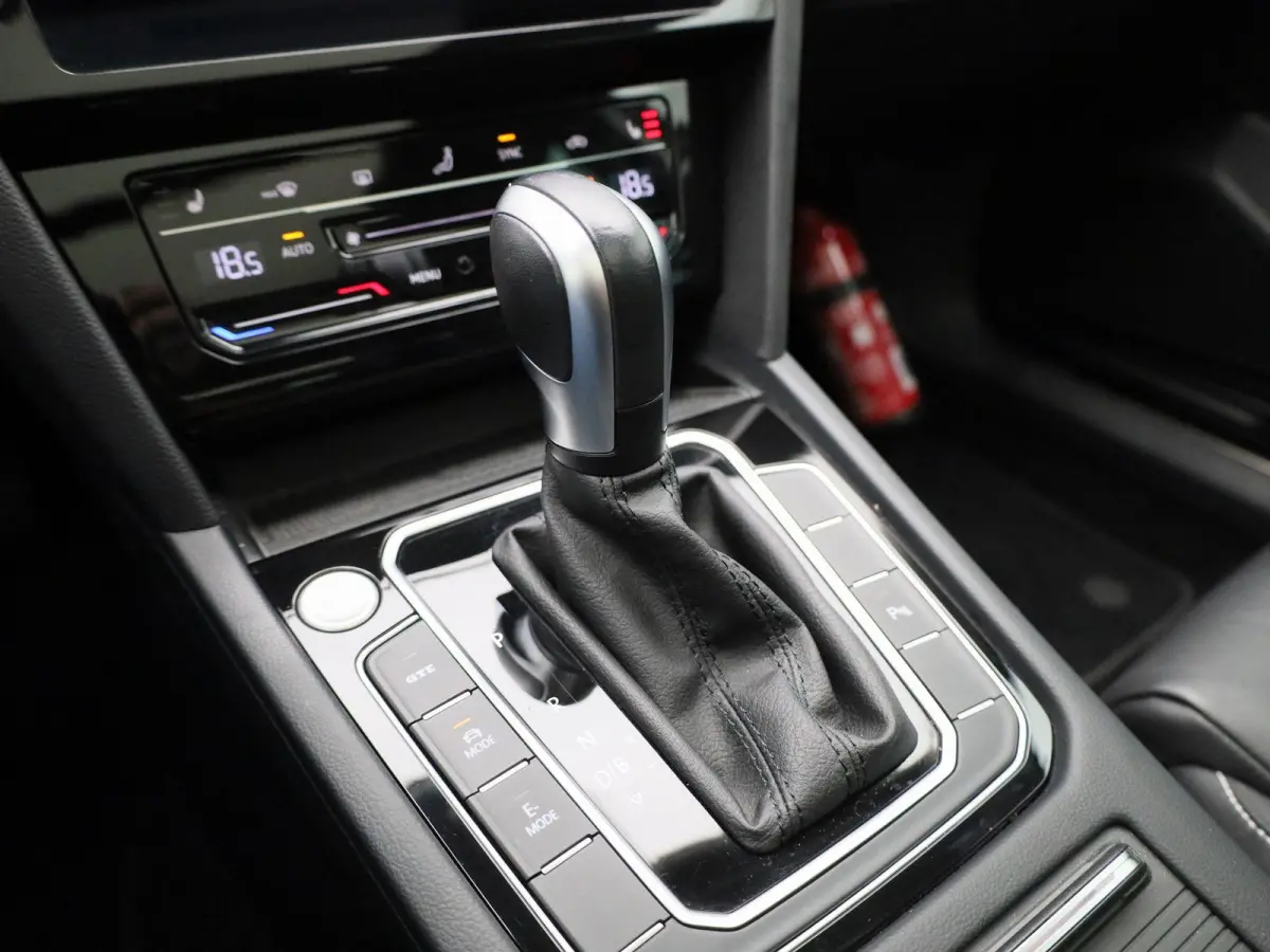 1.4 TSI DSG GTE Business | PANORAMADAK | TREKHAAK | STOELVERWARMING | LEDER | CLIMATE CONTROL | CAMERA | ADAPTIEF CRUISECONTROL |