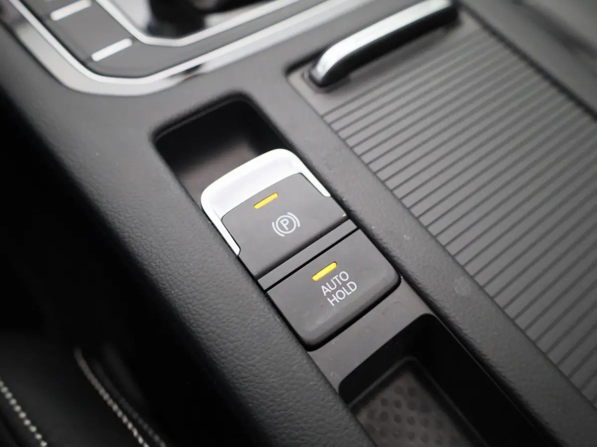 1.4 TSI DSG GTE Business | PANORAMADAK | TREKHAAK | STOELVERWARMING | LEDER | CLIMATE CONTROL | CAMERA | ADAPTIEF CRUISECONTROL |
