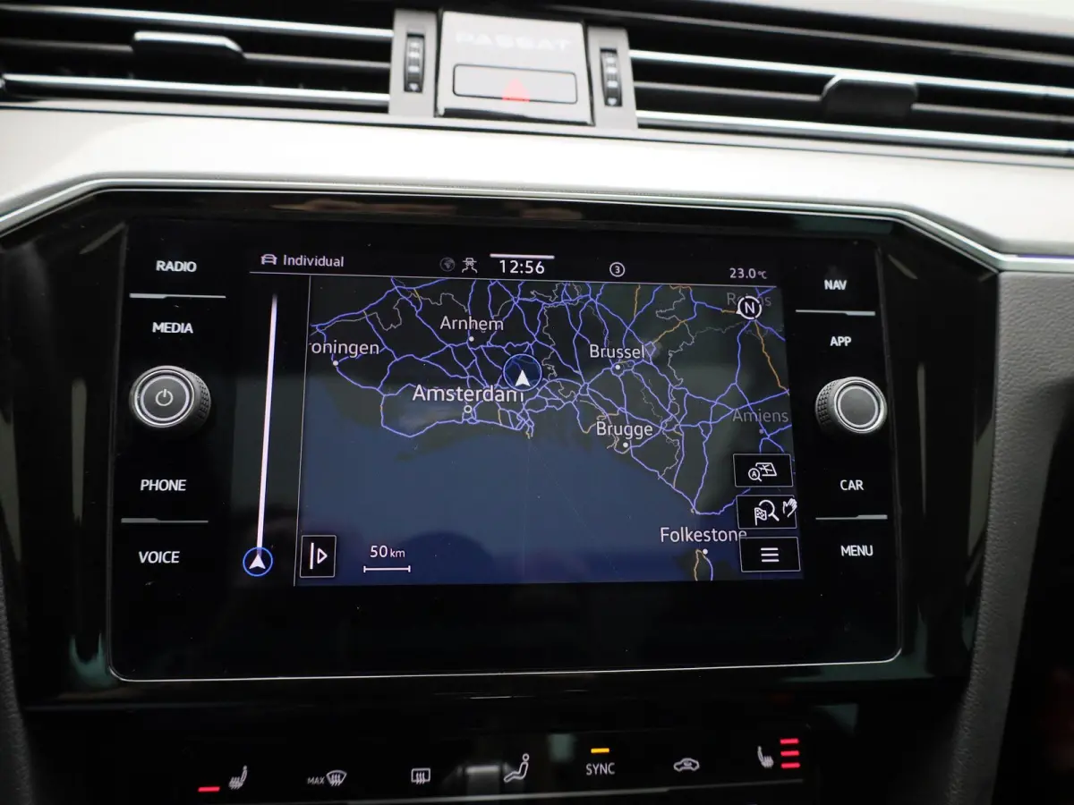 1.4 TSI DSG GTE Business | PANORAMADAK | TREKHAAK | STOELVERWARMING | LEDER | CLIMATE CONTROL | CAMERA | ADAPTIEF CRUISECONTROL |