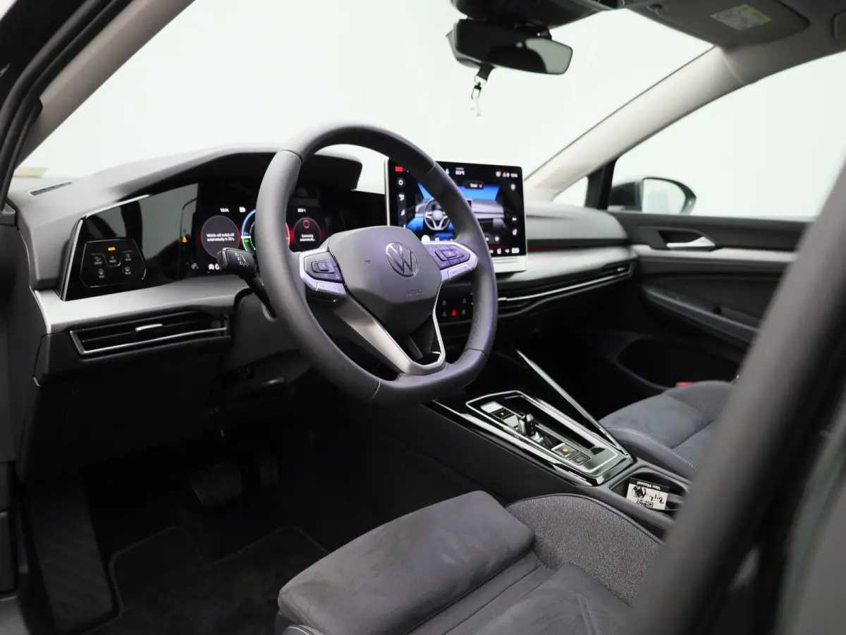 1.5 eHybrid Style Edition 204 PK| Origineel Nederlands | 1e Eigenaar | Navigatie | LED Matrix | Stoelverwarming | Stuurwielverwarming | Achteruitrijcamera