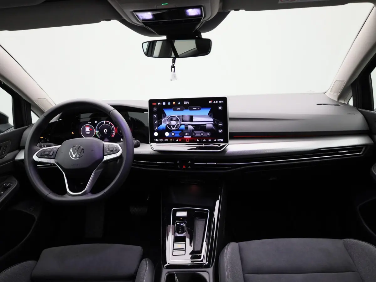 1.5 eHybrid Style Edition 204 PK| Origineel Nederlands | 1e Eigenaar | Navigatie | LED Matrix | Stoelverwarming | Stuurwielverwarming | Achteruitrijcamera