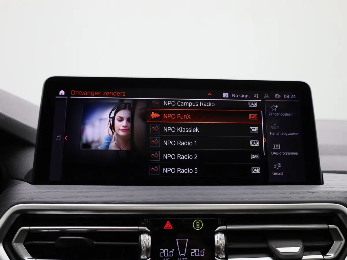 xDrive20i High Executive | TREKHAAK | LEER | PANORAMADAK | 360 CAMERA | STOELVERWARMING | NAVIGATIE