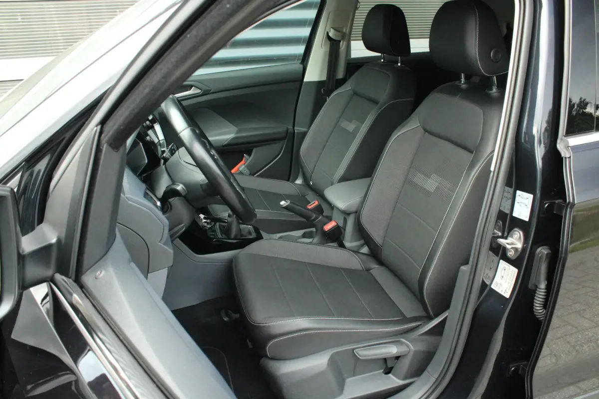 1.0 TSI 115pk Style Hand-6 | Trekhaak | Allseason Banden | Dodehoek Sensor