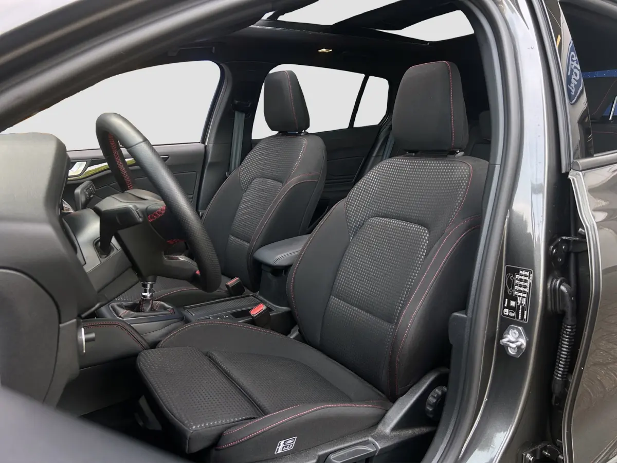 1.0 Hybrid ST Line X | Pano | Adap. Cruise | B&O Audio | BLIS | 18 inch