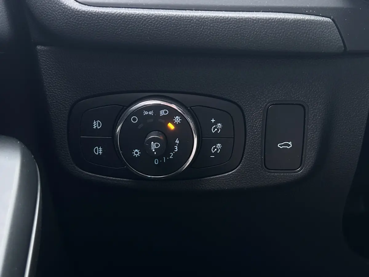 1.0 Hybrid ST Line X | Pano | Adap. Cruise | B&O Audio | BLIS | 18 inch
