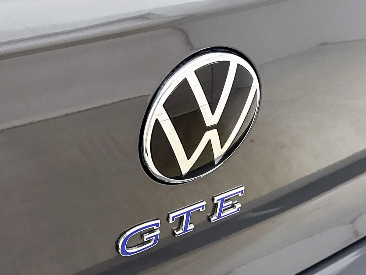 1.5 eHybrid GTE 272 PK| Origineel Nederlands | 1e Eigenaar | Navigatie | Achteruitrijcamera | Stoelverwarming | Stuurwielverwarming | Black Style