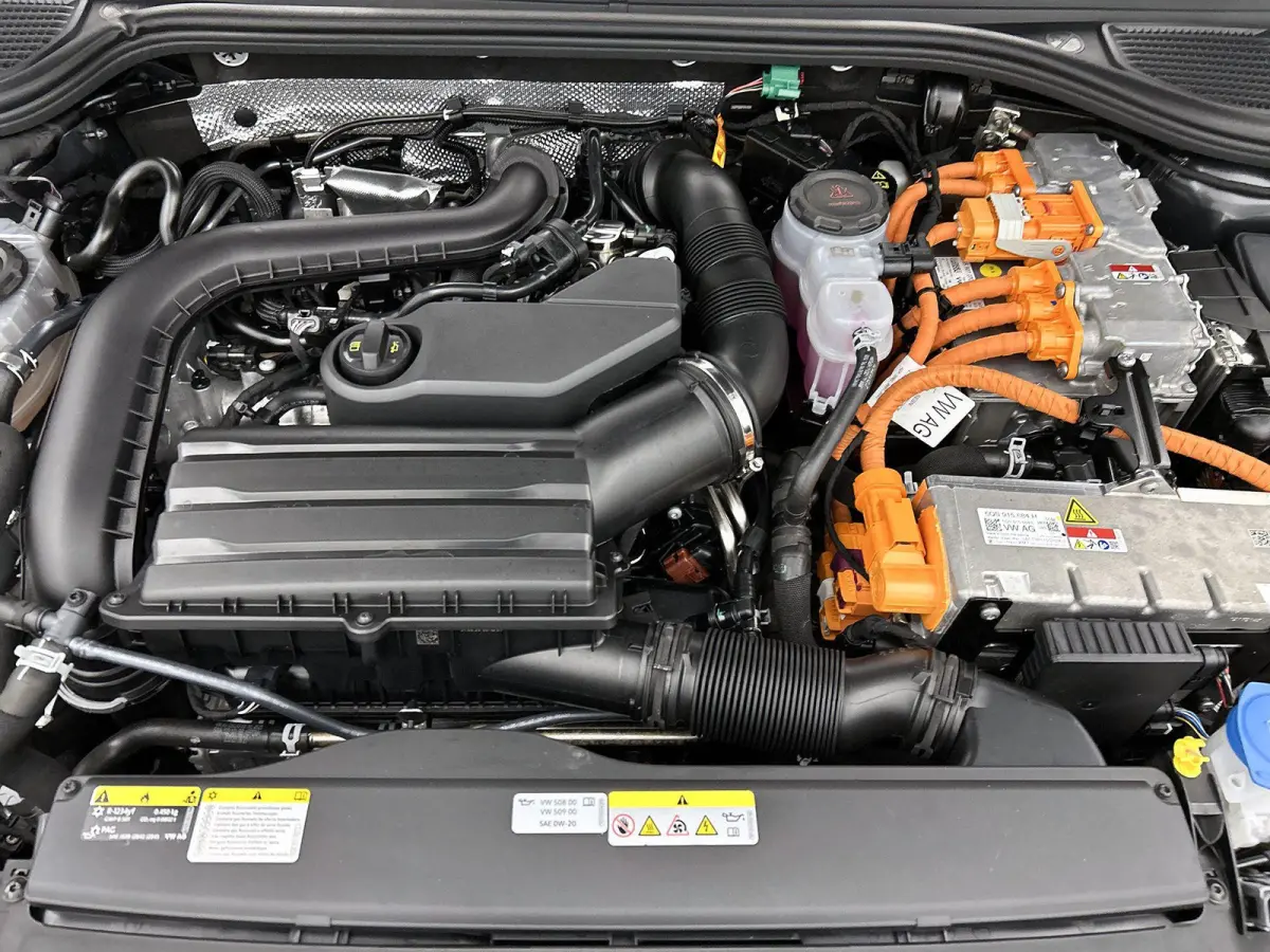 1.5 eHybrid GTE 272 PK| Origineel Nederlands | 1e Eigenaar | Navigatie | Achteruitrijcamera | Stoelverwarming | Stuurwielverwarming | Black Style