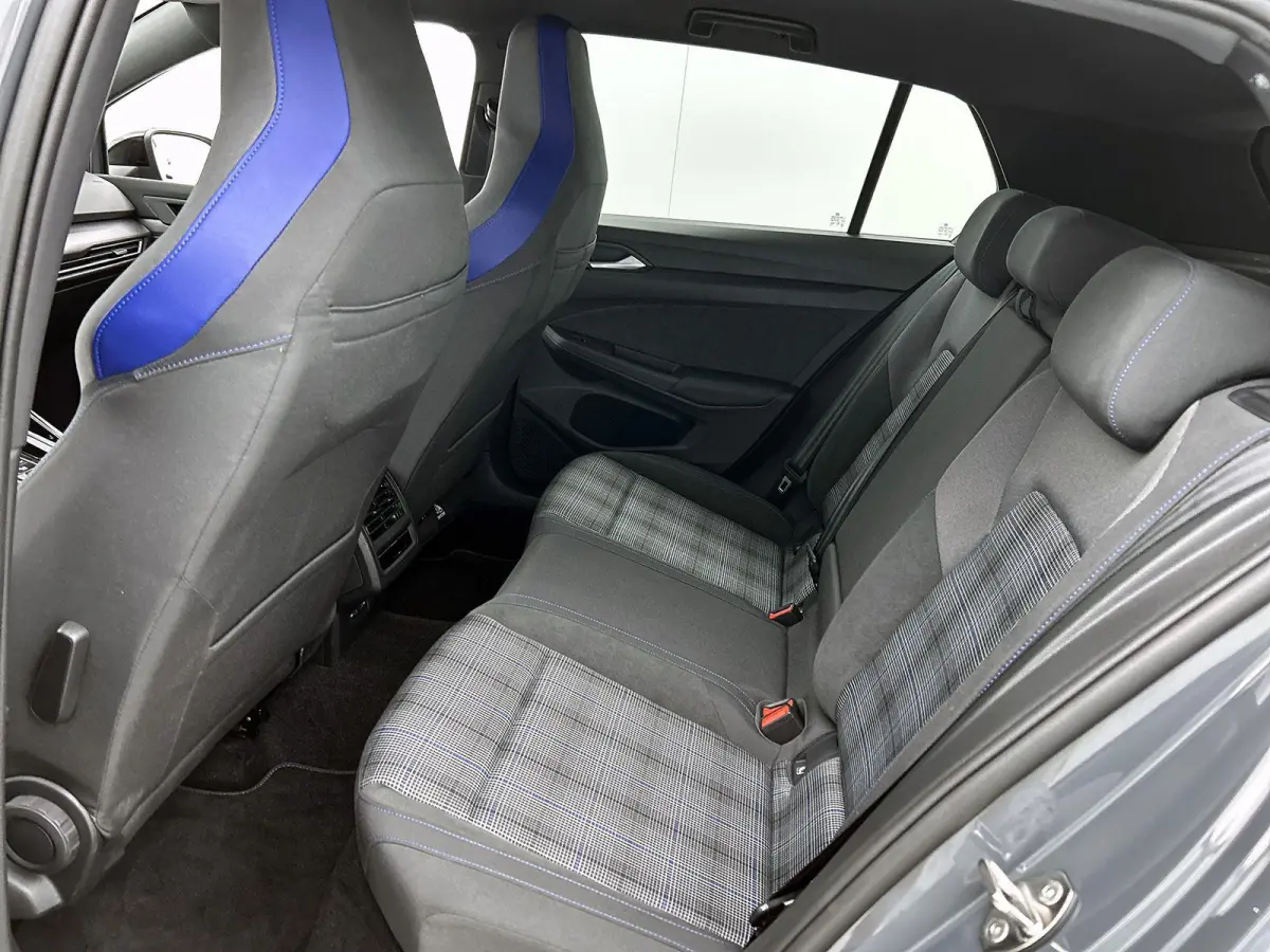 1.5 eHybrid GTE 272 PK| Origineel Nederlands | 1e Eigenaar | Navigatie | Achteruitrijcamera | Stoelverwarming | Stuurwielverwarming | Black Style
