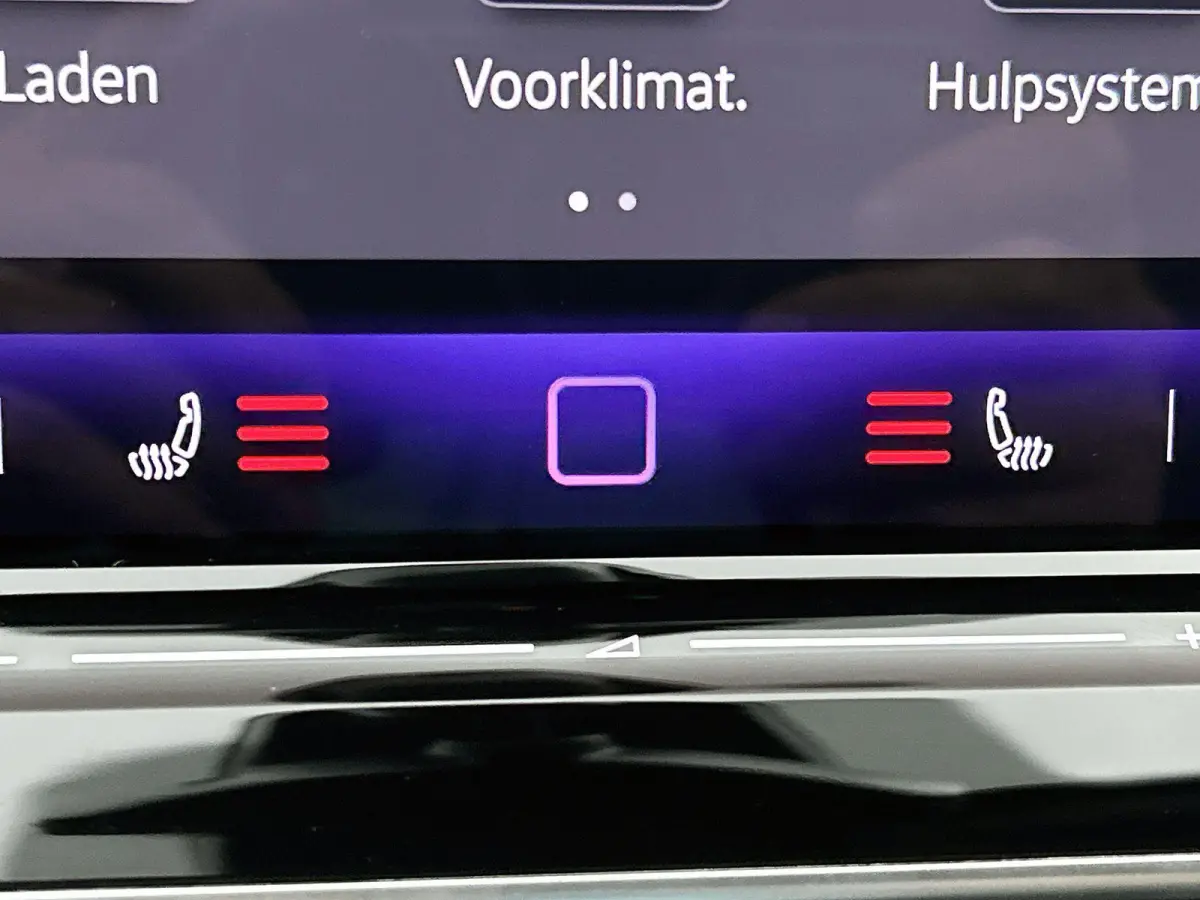 1.5 eHybrid GTE 272 PK| Origineel Nederlands | 1e Eigenaar | Navigatie | Achteruitrijcamera | Stoelverwarming | Stuurwielverwarming | Black Style