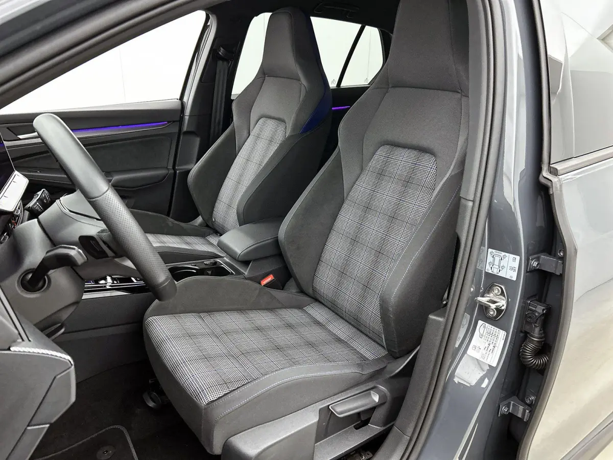 1.5 eHybrid GTE 272 PK| Origineel Nederlands | 1e Eigenaar | Navigatie | Achteruitrijcamera | Stoelverwarming | Stuurwielverwarming | Black Style
