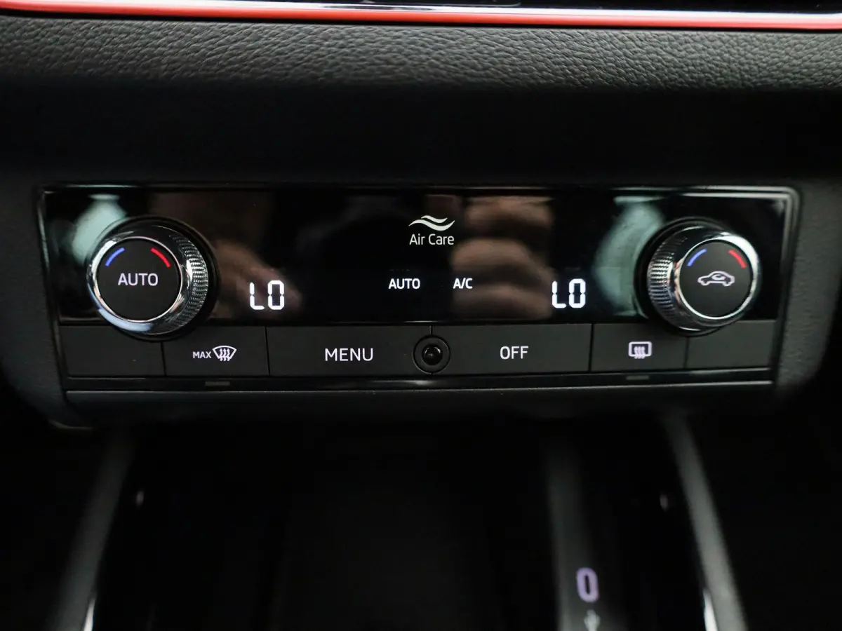 1.0 TSI Sport Business | CLIMATE CONTROL | CRUISE CONTROL | PARKEERSENSOREN | LMV |
