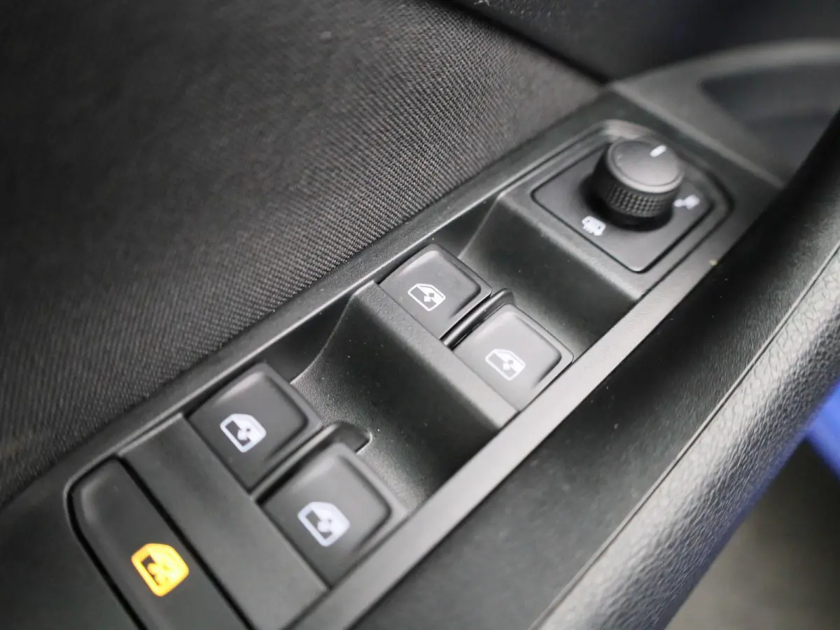 1.0 TSI Sport Business | CLIMATE CONTROL | CRUISE CONTROL | PARKEERSENSOREN | LMV |