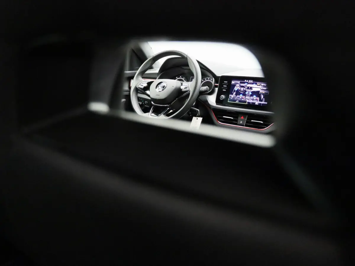 1.0 TSI Sport Business | CLIMATE CONTROL | CRUISE CONTROL | PARKEERSENSOREN | LMV |