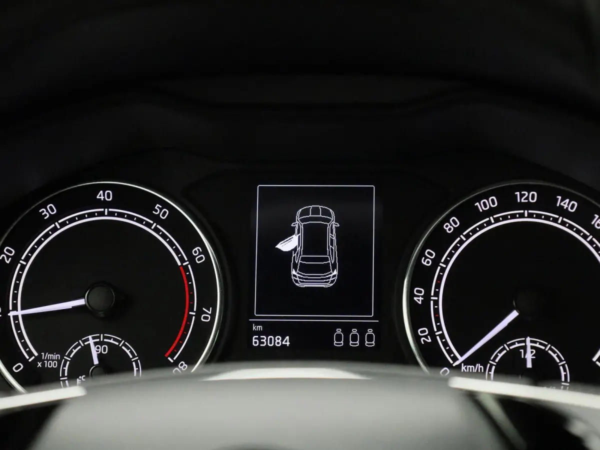 1.0 TSI Sport Business | CLIMATE CONTROL | CRUISE CONTROL | PARKEERSENSOREN | LMV |
