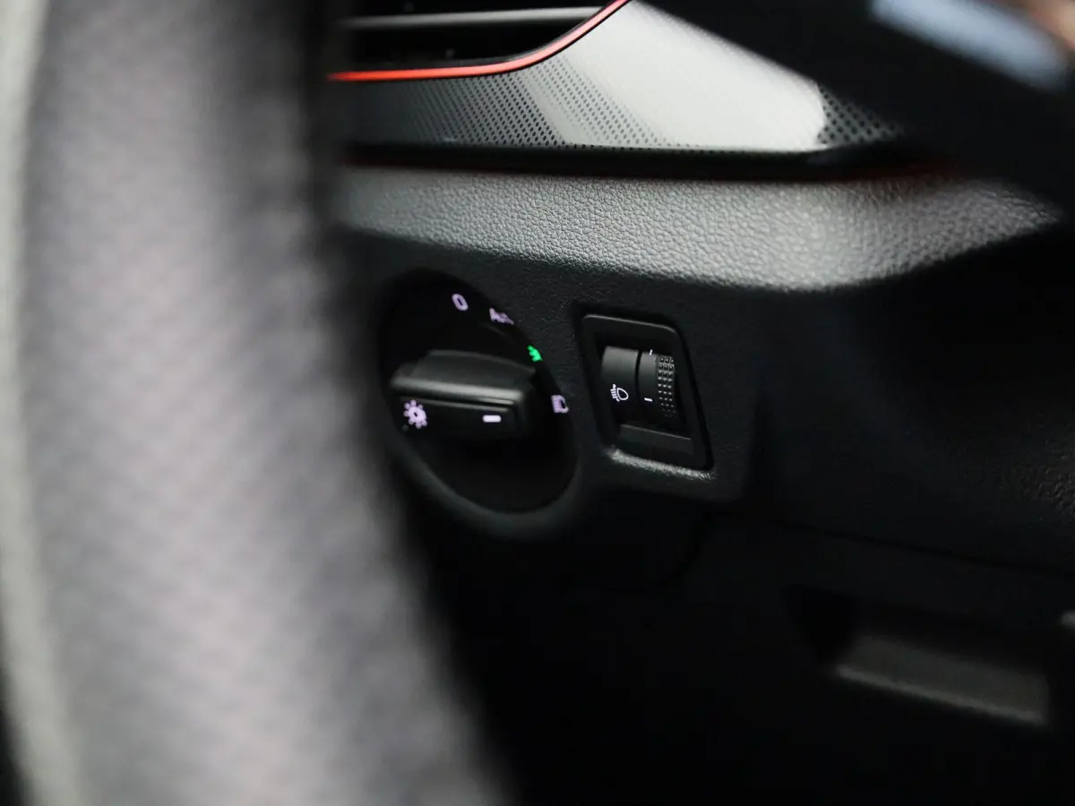 1.0 TSI Sport Business | CLIMATE CONTROL | CRUISE CONTROL | PARKEERSENSOREN | LMV |