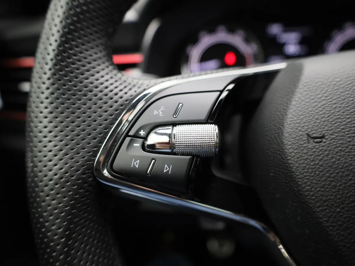 1.0 TSI Sport Business | CLIMATE CONTROL | CRUISE CONTROL | PARKEERSENSOREN | LMV |