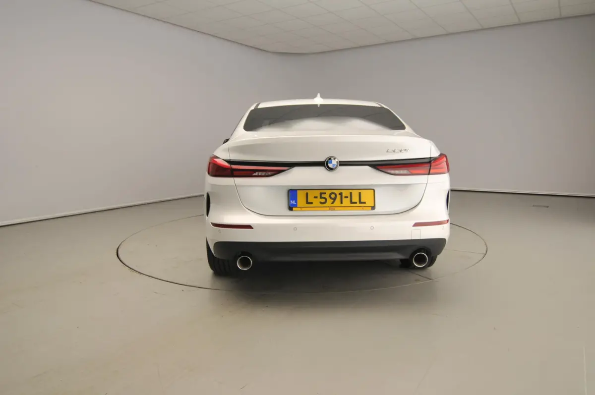 220i | LED | Navigatie | Sportstoelen | Clima | PDC | DAB | Alu 17 inch