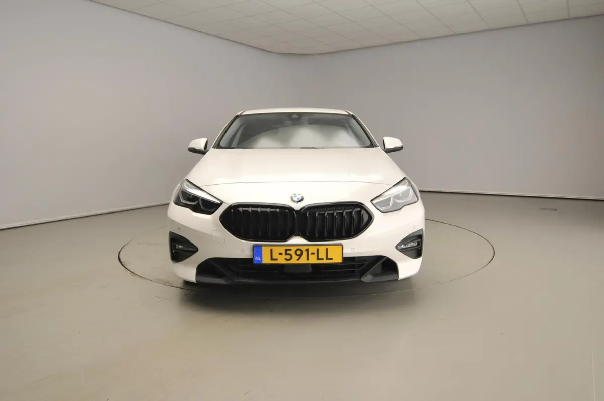 220i | LED | Navigatie | Sportstoelen | Clima | PDC | DAB | Alu 17 inch