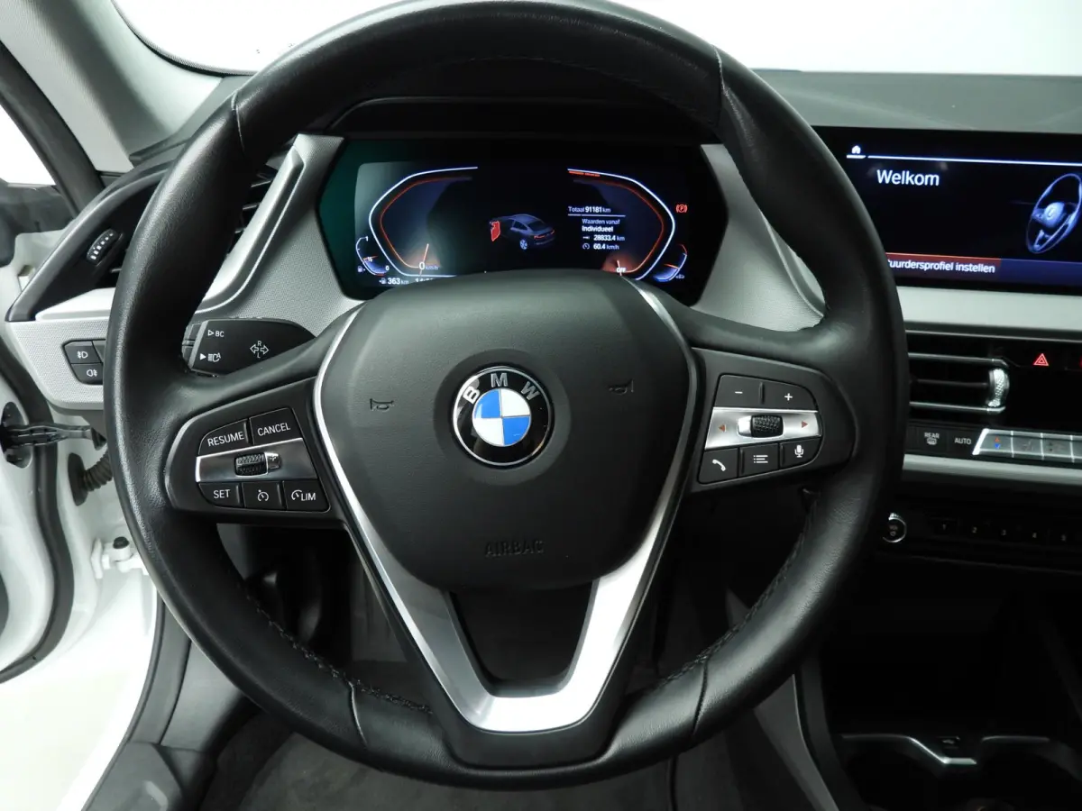 220i | LED | Navigatie | Sportstoelen | Clima | PDC | DAB | Alu 17 inch