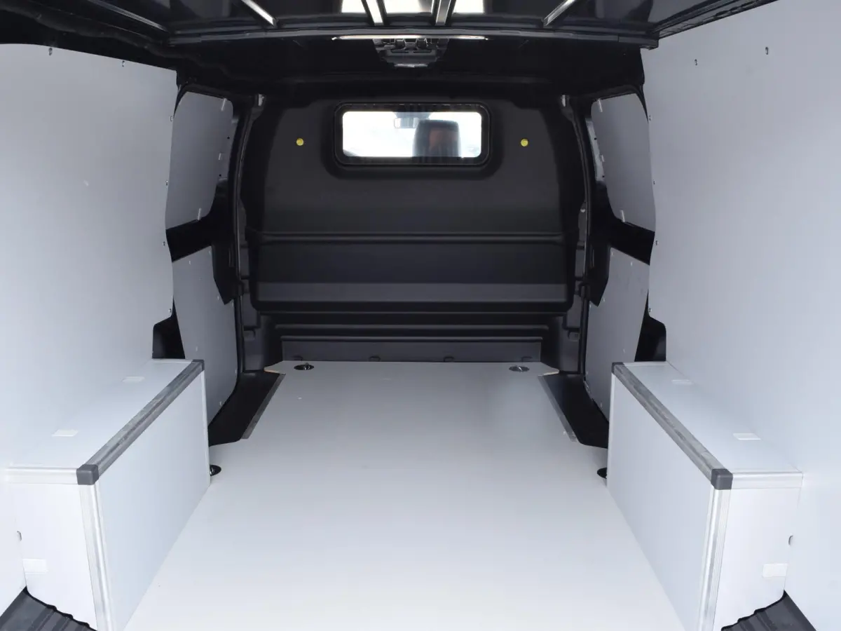 L3 75 kWh | STX Sport | Mooiste bus van NL (!) | Lederen bekleding | Spoilerpakket | 18 inch Lichtmetalen velgen | City NAV pakket | Comfort pakket | Winterpakket | 2x schuifdeur | laadruimt