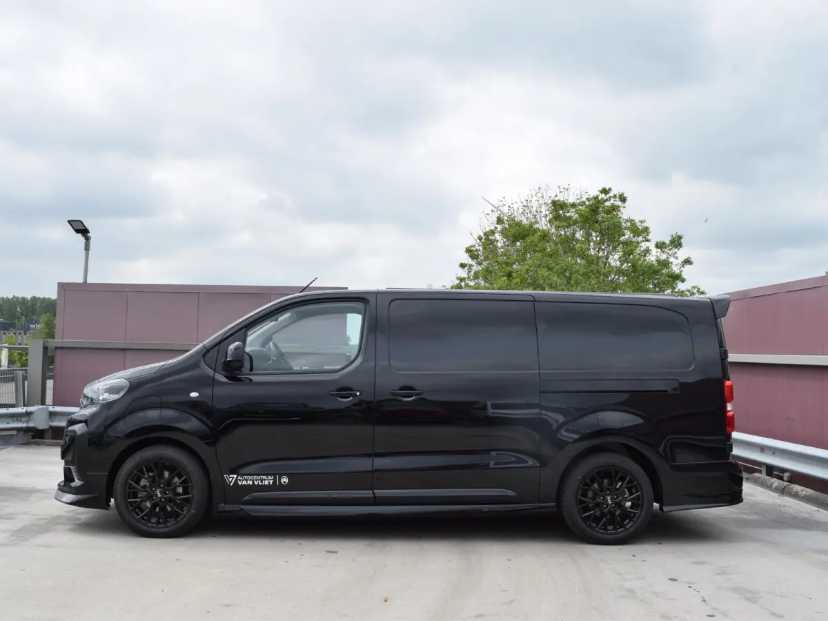 L3 75 kWh | STX Sport | Mooiste bus van NL (!) | Lederen bekleding | Spoilerpakket | 18 inch Lichtmetalen velgen | City NAV pakket | Comfort pakket | Winterpakket | 2x schuifdeur | laadruimt