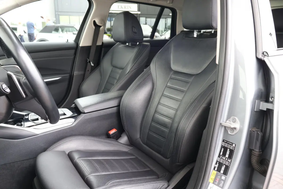 320e | SoH 95% | Comforttoegang | Achteruitrijcamera | Elektr. Stoelen | Verwarmde Voorstoelen | Hifi | Leder |