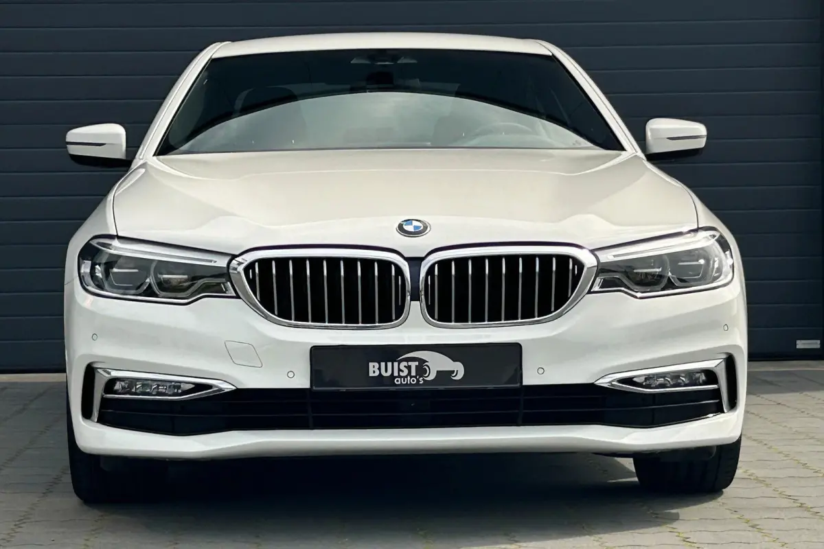 530i High Executive Luxury Line NAPPA LEER 18" NL-auto!