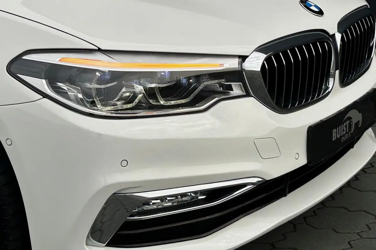 530i High Executive Luxury Line NAPPA LEER 18" NL-auto!