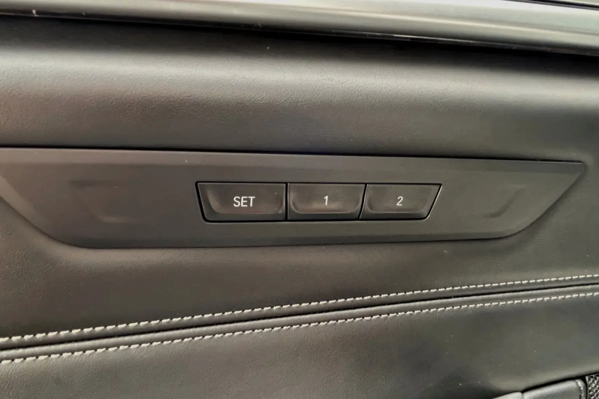 530i High Executive Luxury Line NAPPA LEER 18" NL-auto!