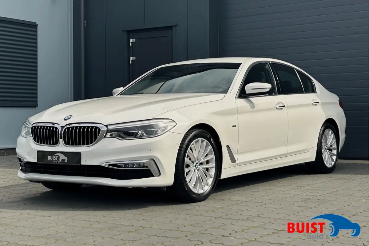 530i High Executive Luxury Line NAPPA LEER 18" NL-auto!