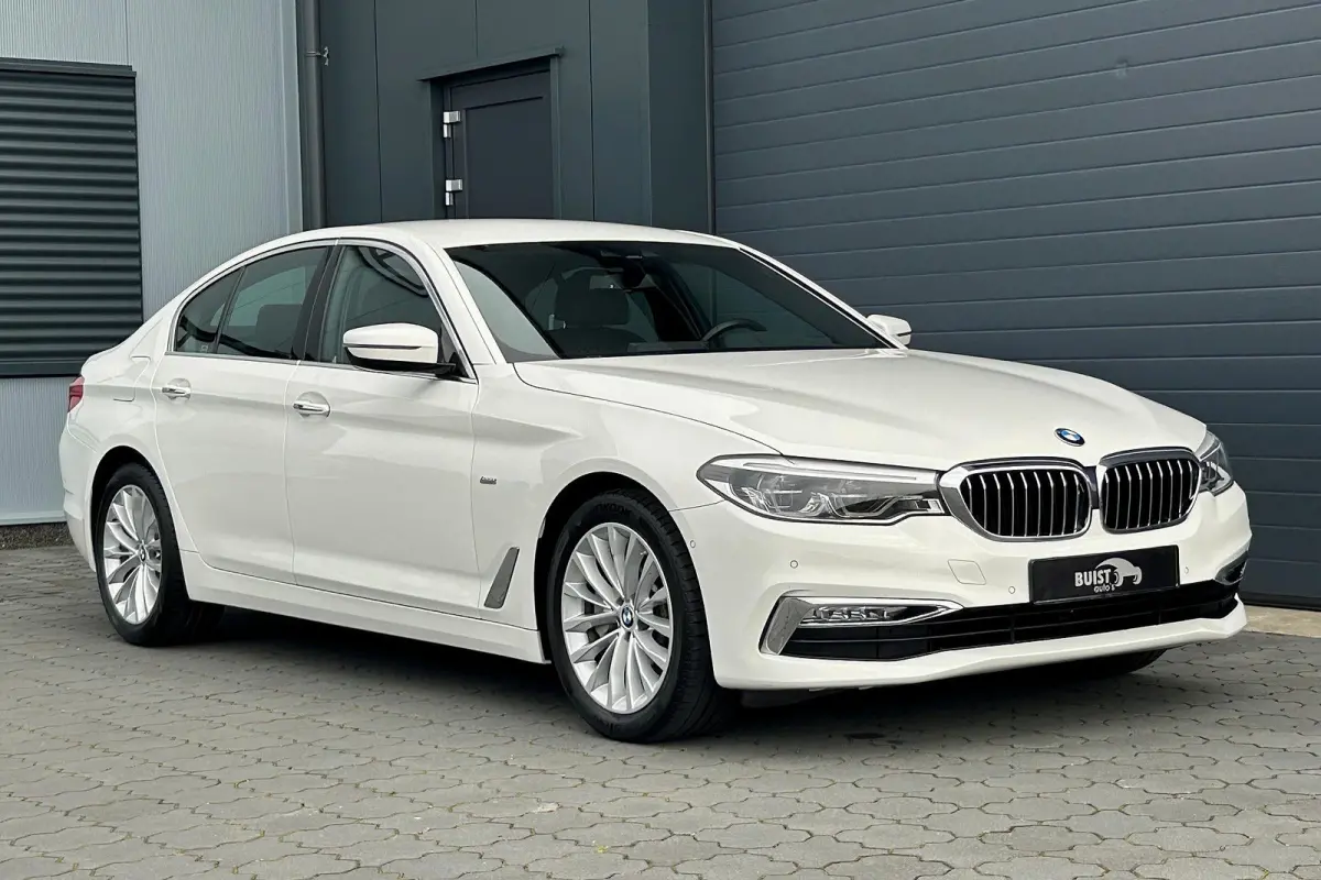 530i High Executive Luxury Line NAPPA LEER 18" NL-auto!