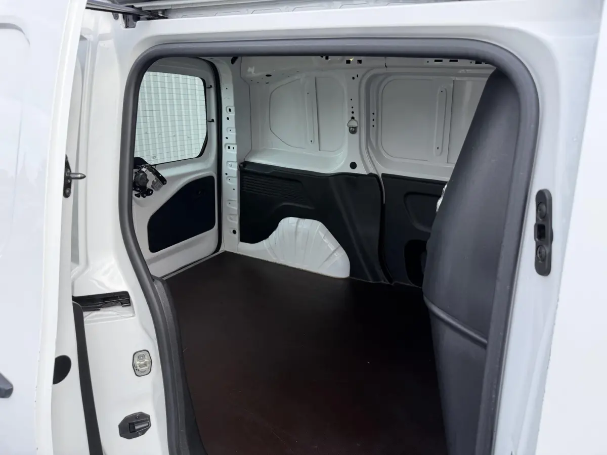 1.5 BlueHDI Control*A/C*TEL*SCHUIFDEUR*PDC*SIDEBAR