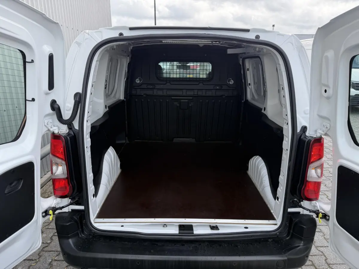 1.5 BlueHDI Control*A/C*TEL*SCHUIFDEUR*PDC*SIDEBAR