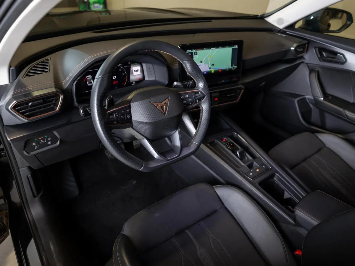 1.5 TSI Business Edition / 150pk / Achteruitrij camera / Stoel en stuur verwarming /