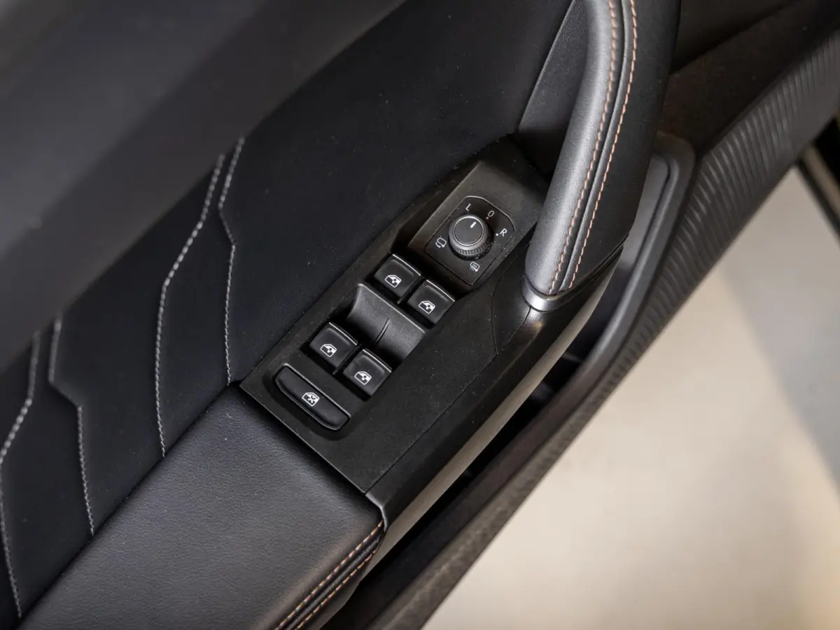 1.5 TSI Business Edition / 150pk / Achteruitrij camera / Stoel en stuur verwarming /