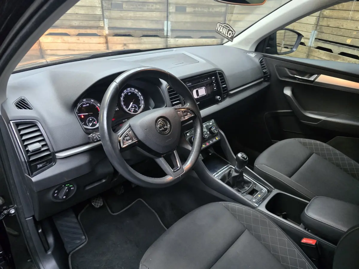 1.0 TSI Ambition Business Navi Carplay trekhaak 17"LM