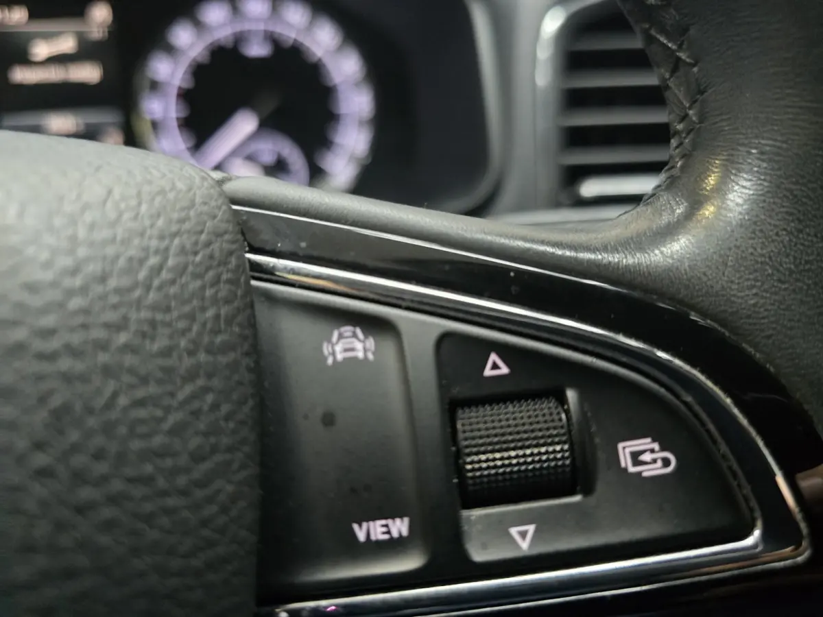 1.0 TSI Ambition Business Navi Carplay trekhaak 17"LM