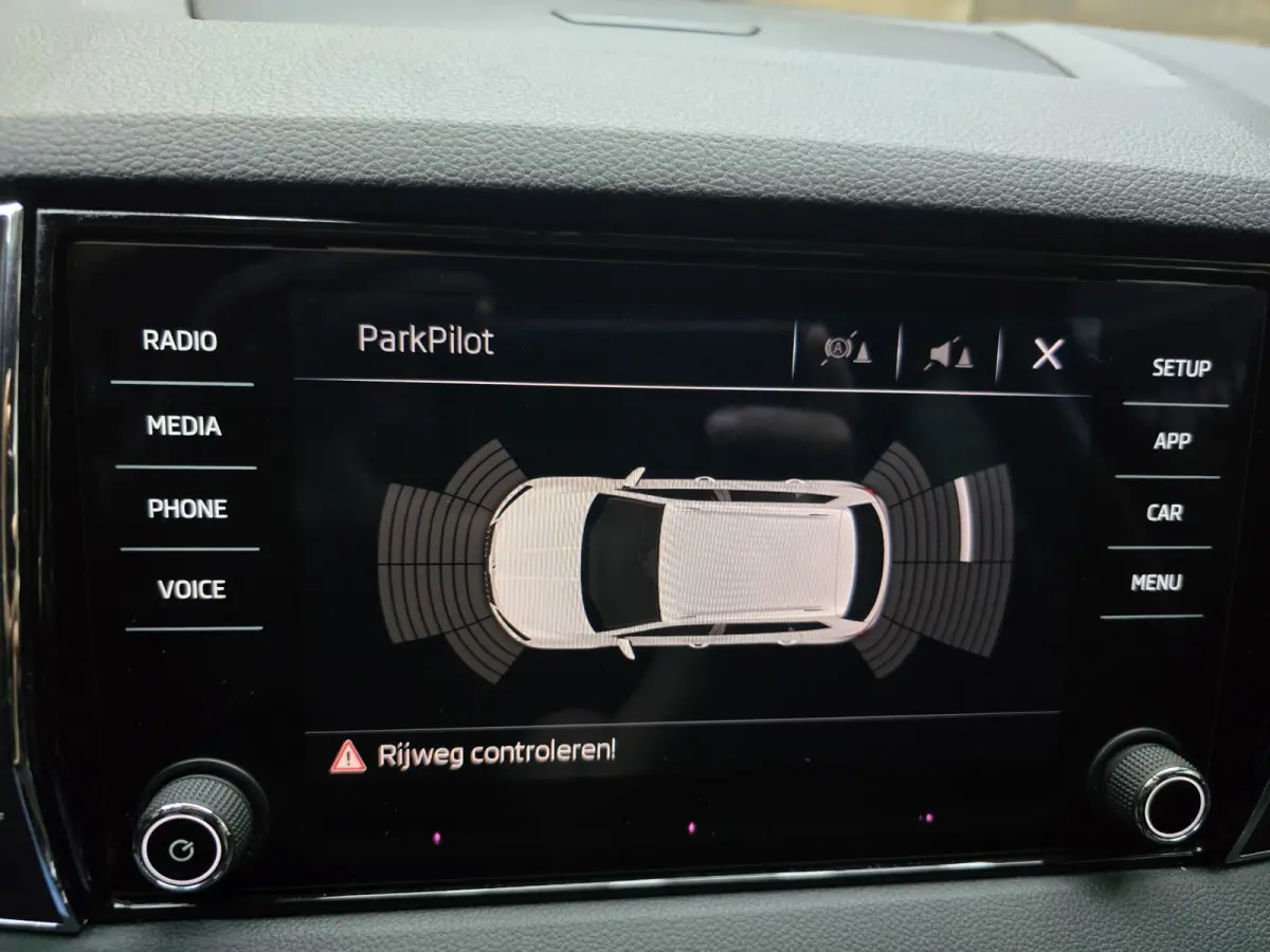 1.0 TSI Ambition Business Navi Carplay trekhaak 17"LM
