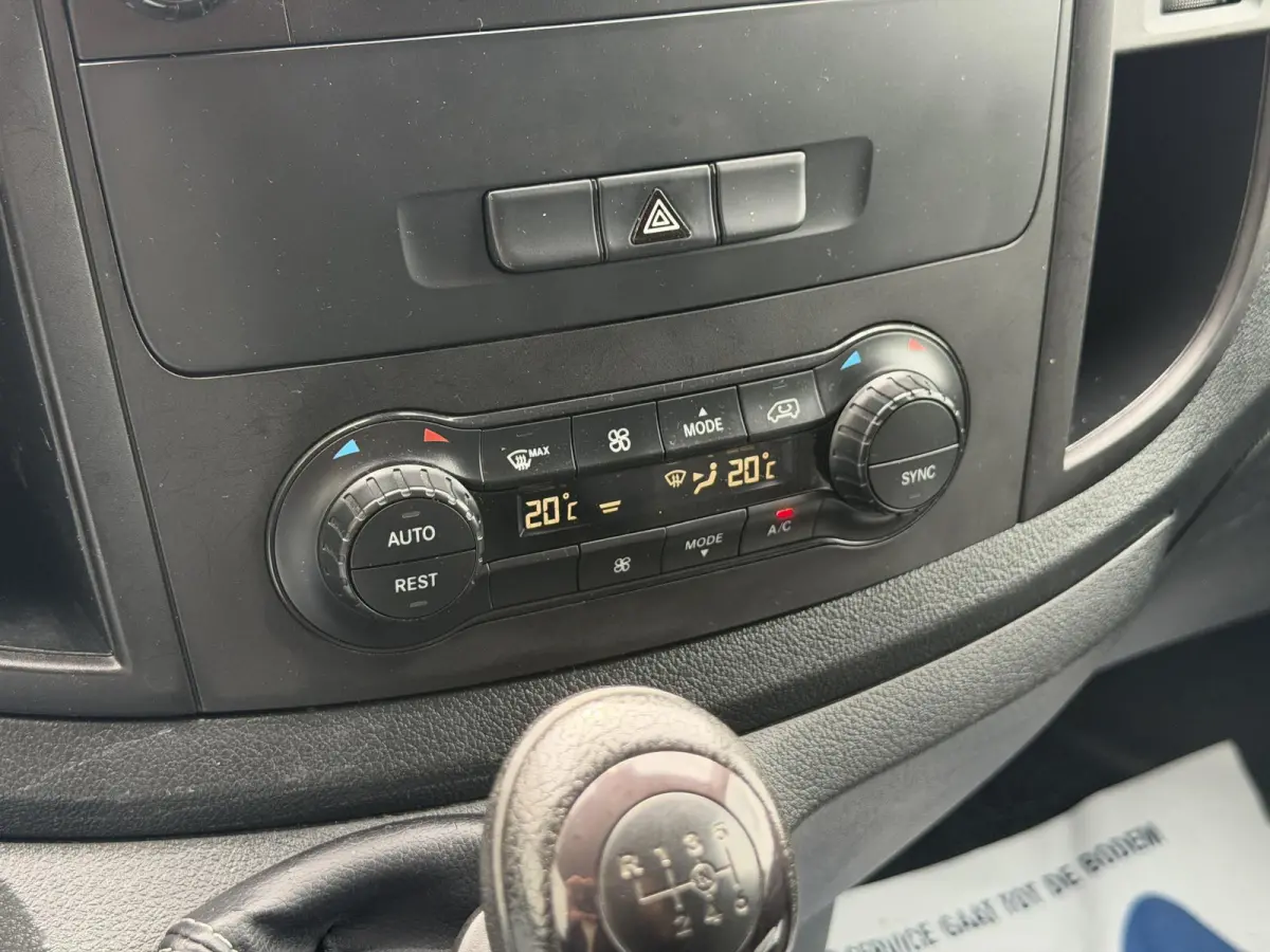 111 CDI Lang*NAVI*CAM*ECC*CRUISE*TEL*PDC*SIDEBARS*